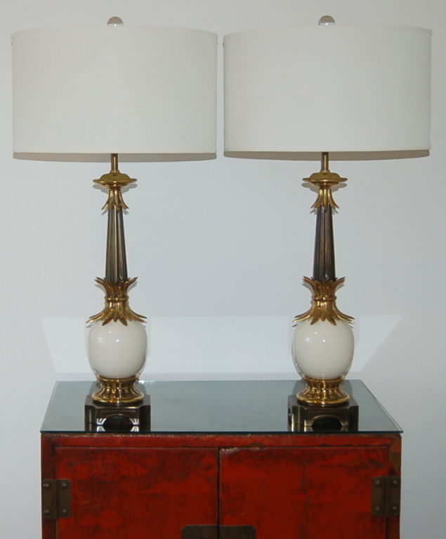 White Pair of Vintage Stiffel Ostrich Egg Lamps - Swank Lighting